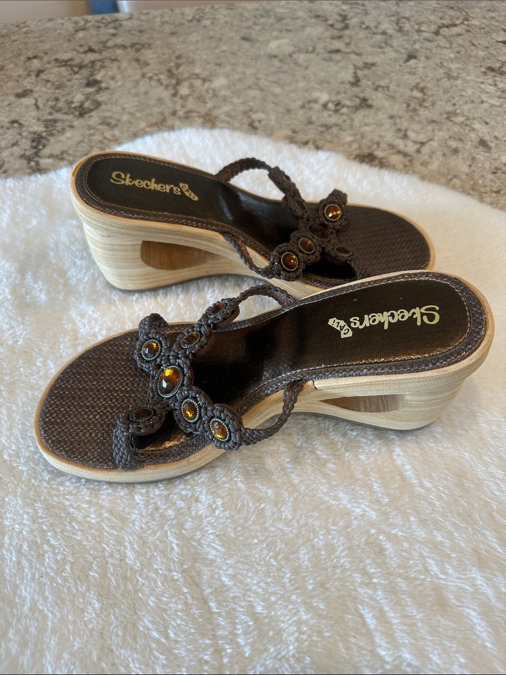 Nwot. Kali Skecher sandals - Picture 4 of 4